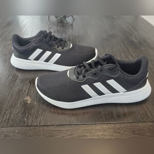 Adidas CloudFoam Women's 9.5 NEW